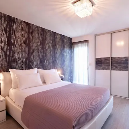 Lavender Apartment Znjan -10 Min Walk To Znjan Beach, Split Appartement