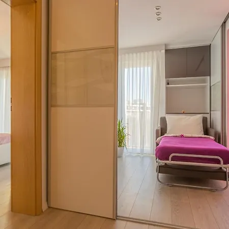 Apartment Split 아파트 스플리트