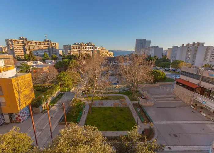 Spacious Apartment -10 Min Walk To Znjan Beach, Split Split