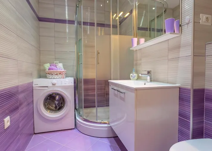 Spacious Apartment -10 Min Walk To Znjan Beach, Split *