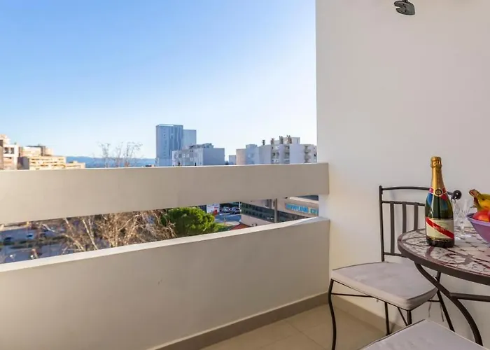 Spacious Apartment -10 Min Walk To Znjan Beach, Split