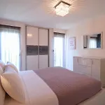 شقة Spacious -10 Min Walk To Znjan Beach, *